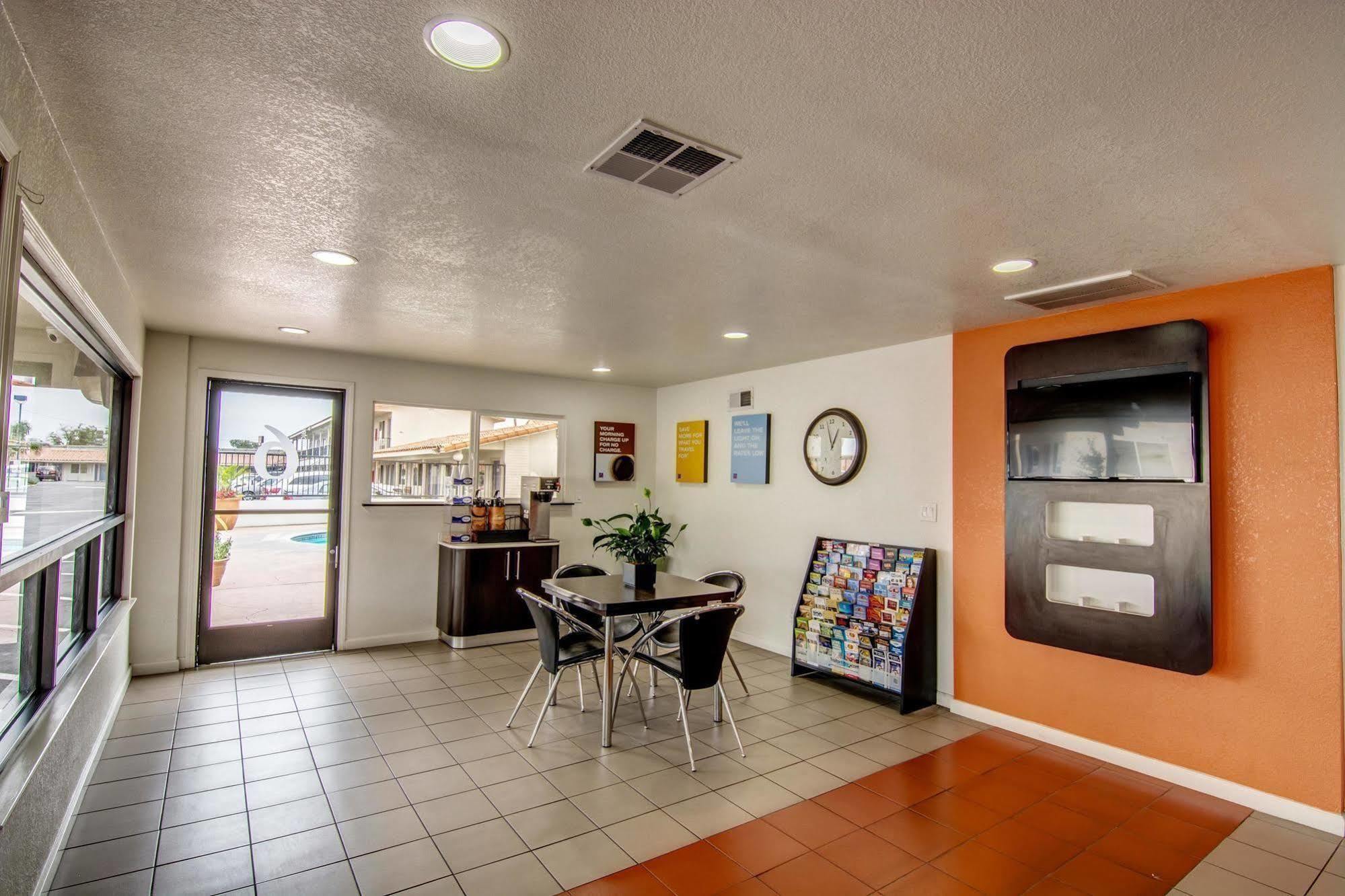 Motel 6 Manteca Zewnętrze zdjęcie