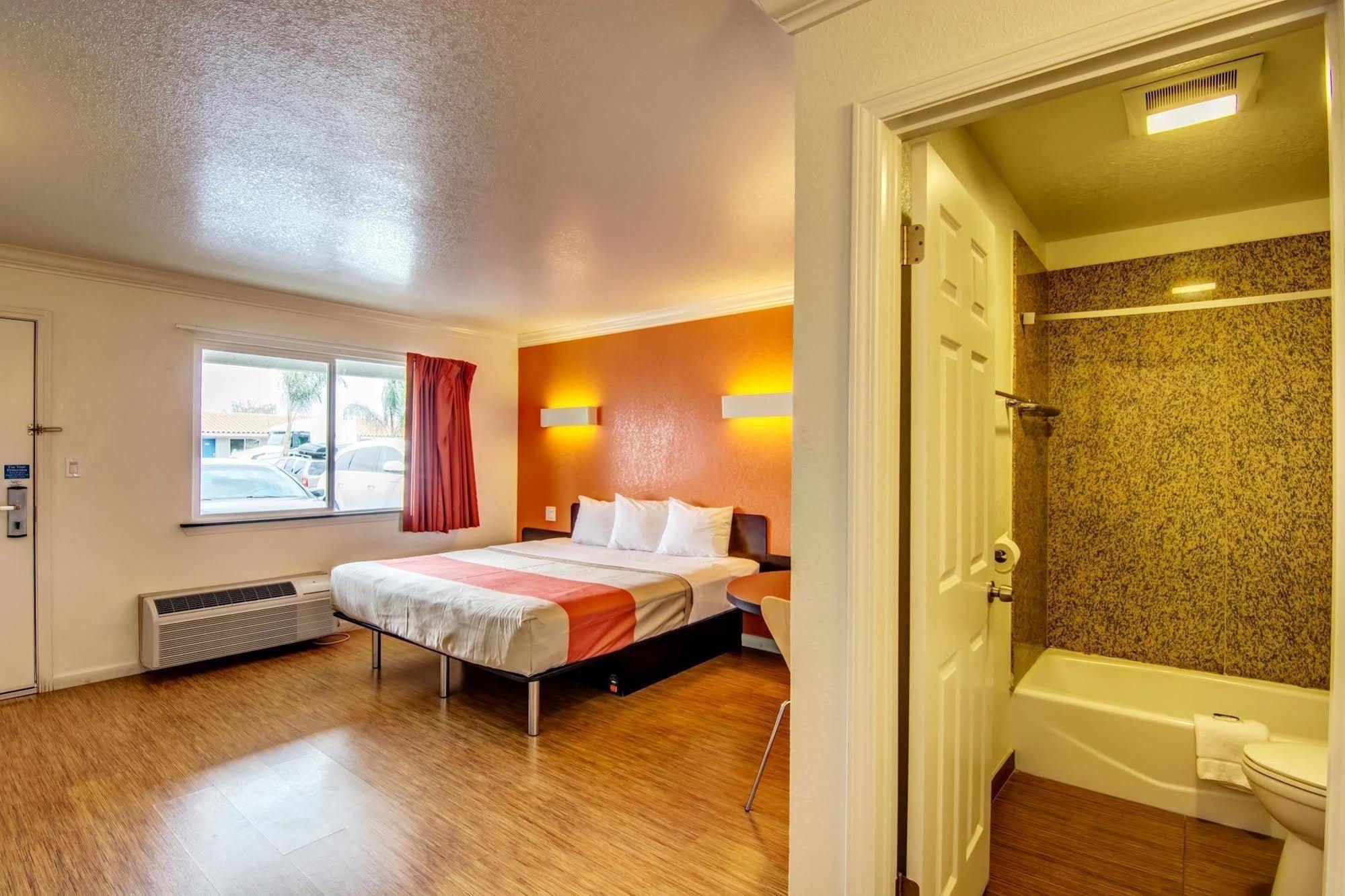 Motel 6 Manteca Zewnętrze zdjęcie