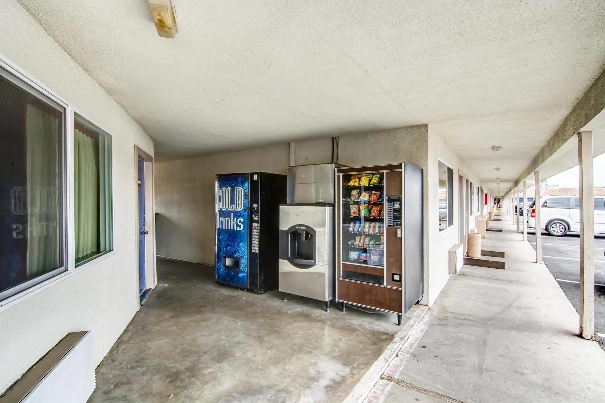 Motel 6 Manteca Zewnętrze zdjęcie