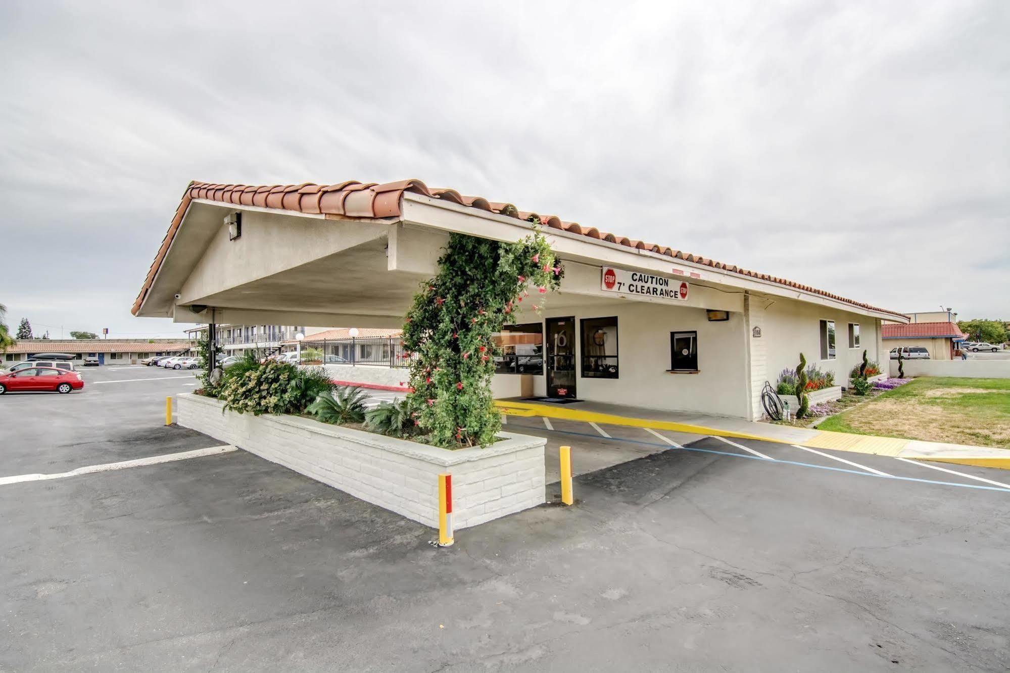 Motel 6 Manteca Zewnętrze zdjęcie